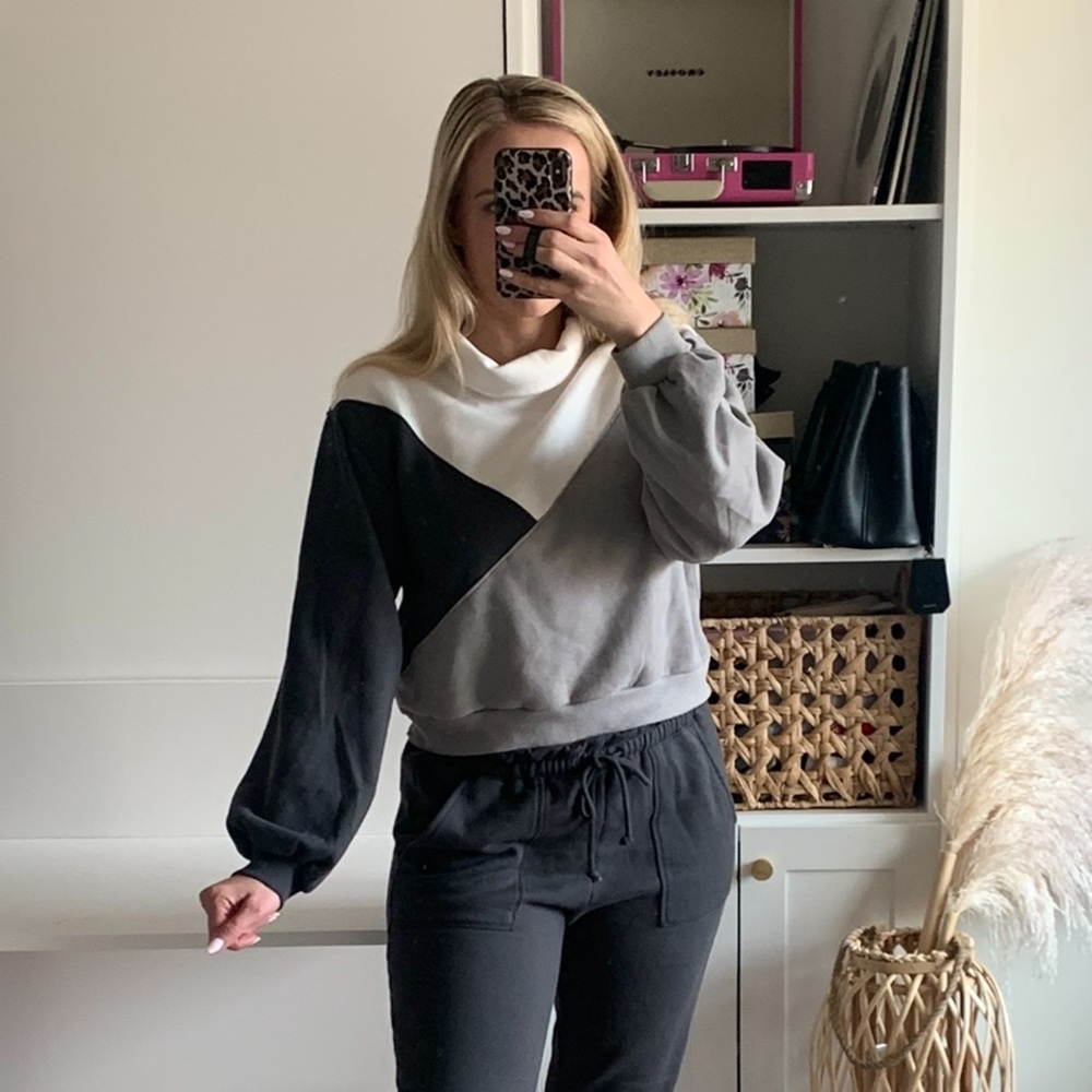 Abercrombie crop sweater
